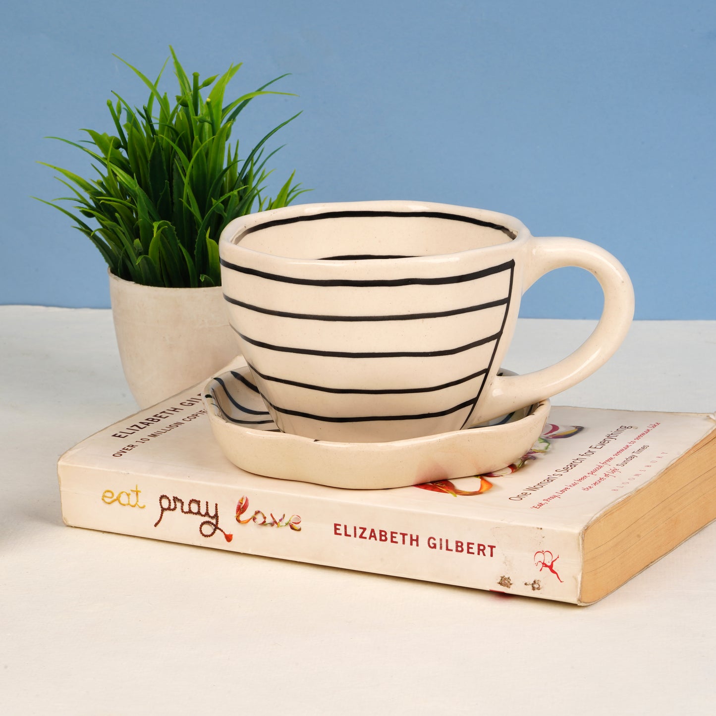 Cookie plate & striped cup