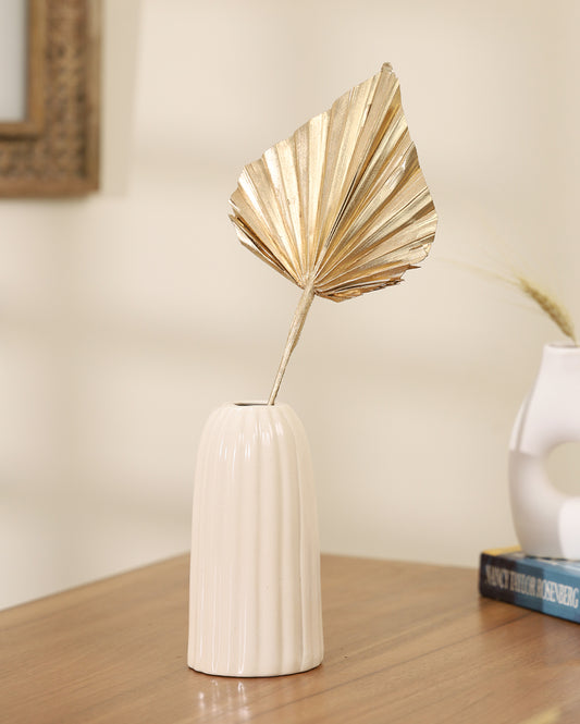 Simple cornito vase