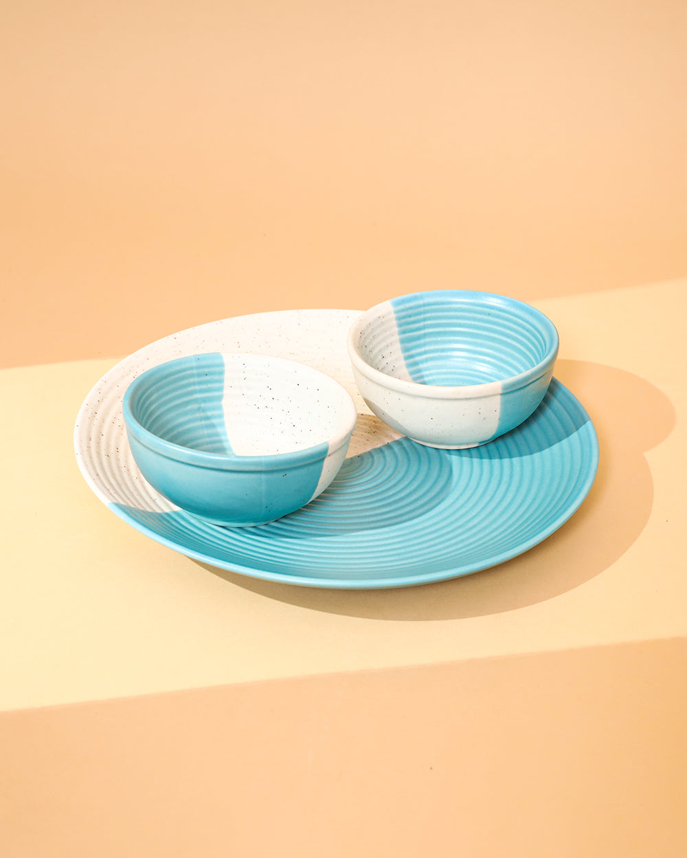 Shaded dinner set