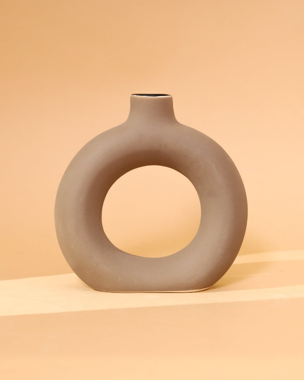 Coco donut vase