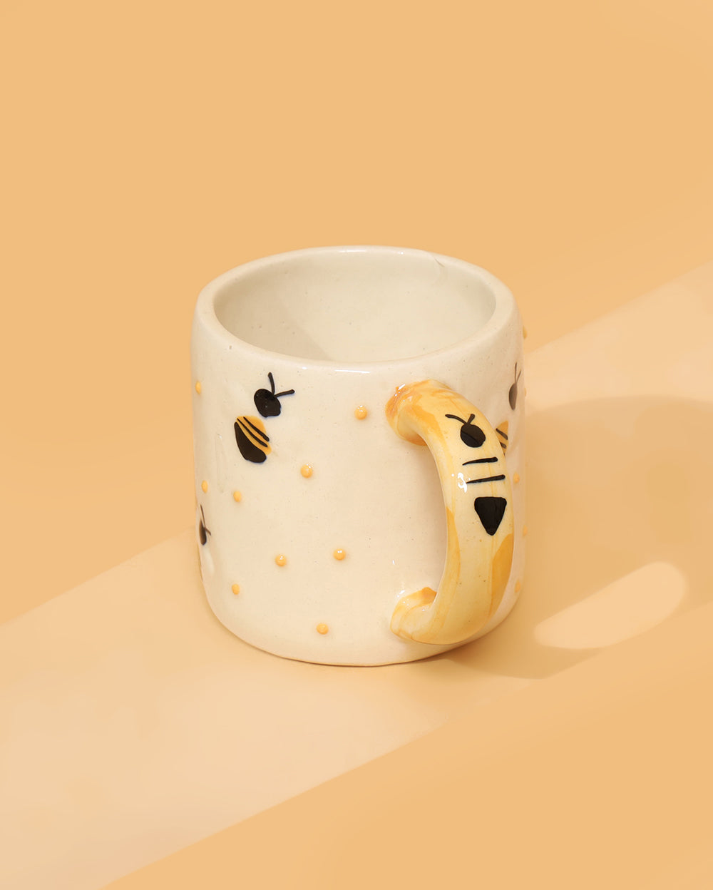 The queen bee mug