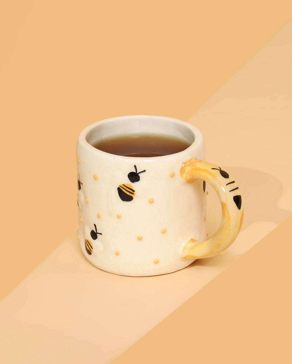 The queen bee mug