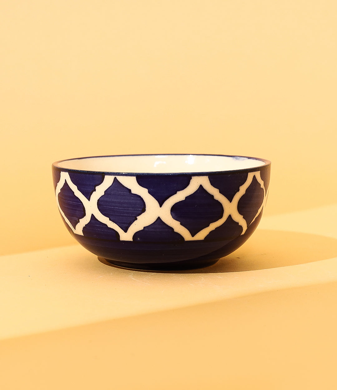 Geometrical round bowls (set of 2)