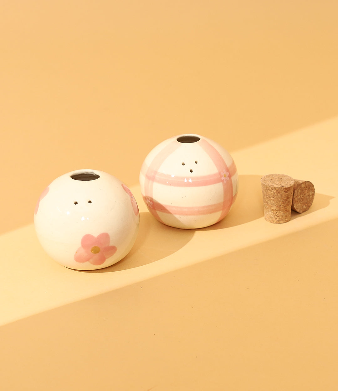 Dumpty salt n pepper shakers