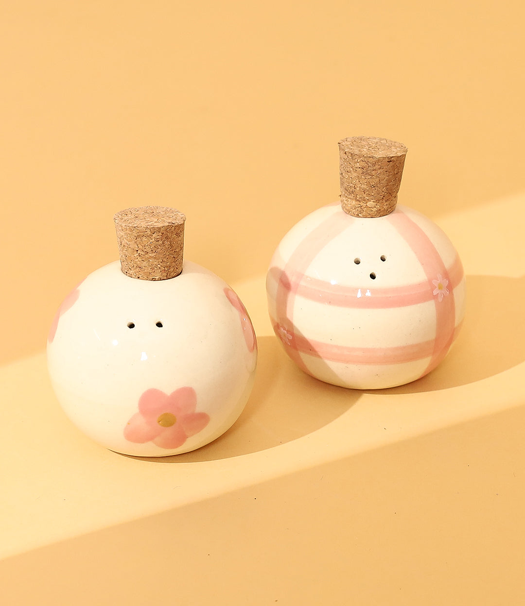 Dumpty salt n pepper shakers